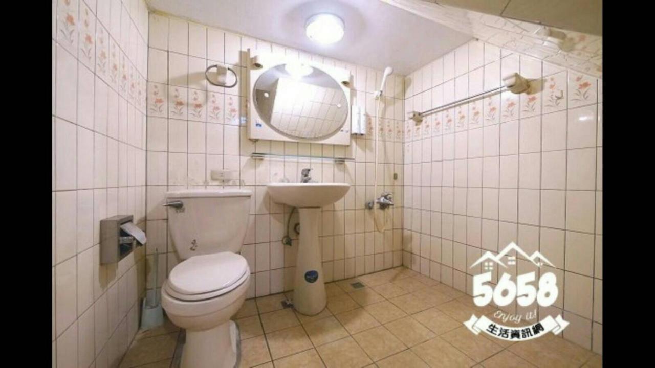 台中市Fengjia Pig'S Houseアパートメント エクステリア 写真