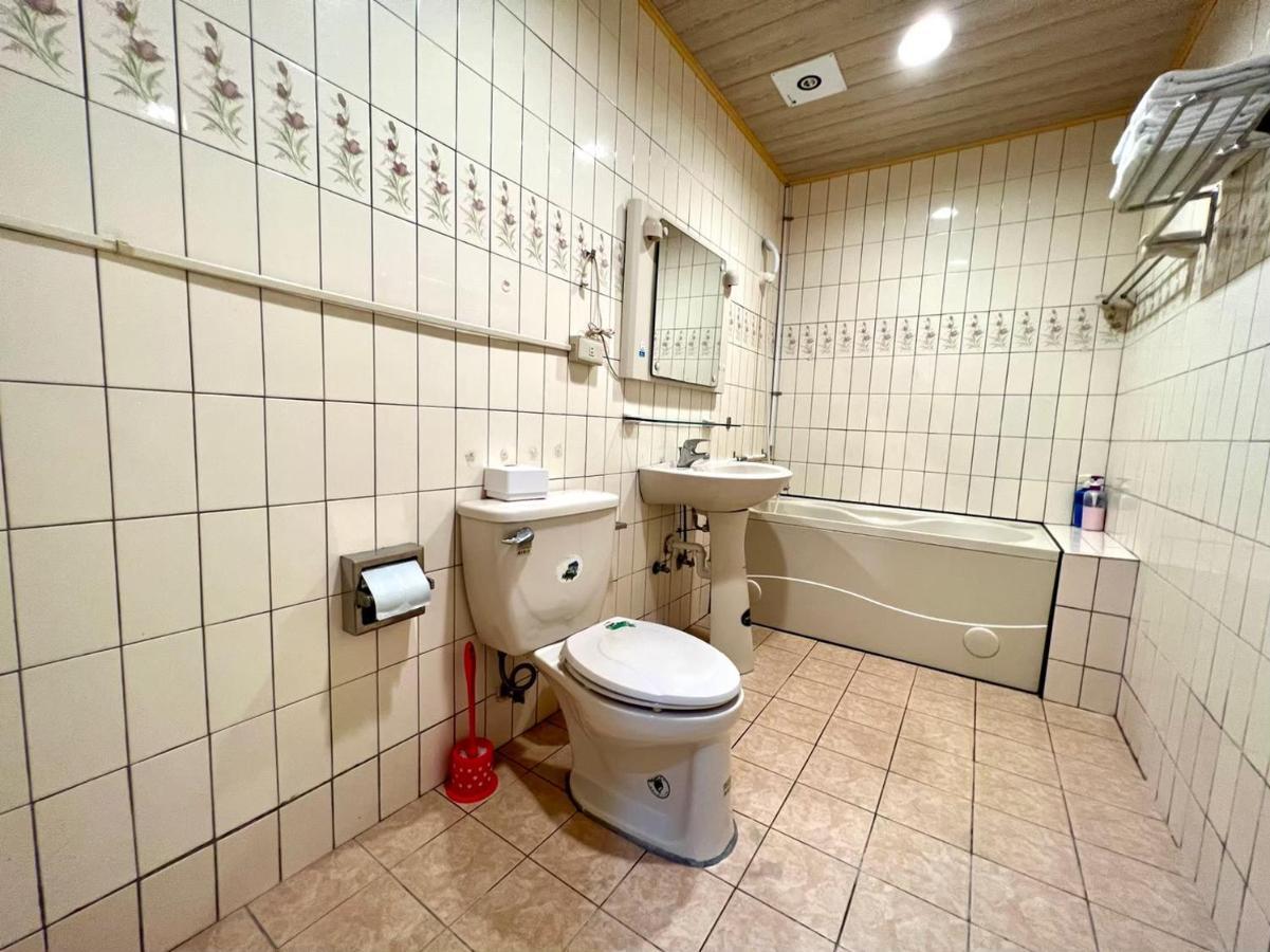 台中市Fengjia Pig'S Houseアパートメント エクステリア 写真